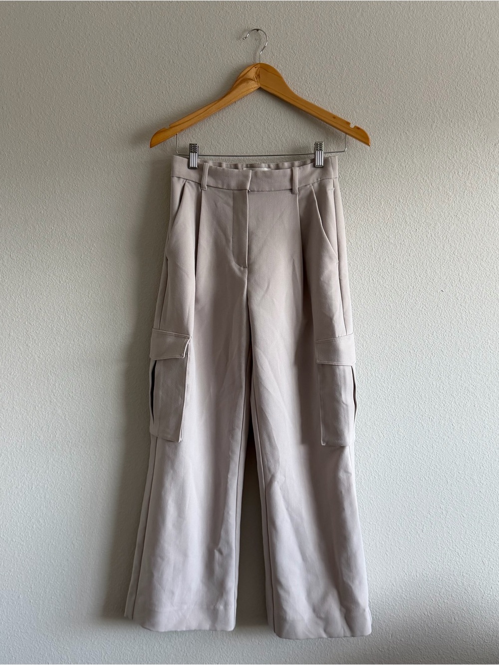Abercrombie&Fitch Wide-Leg Cargo Pants in Light Beige